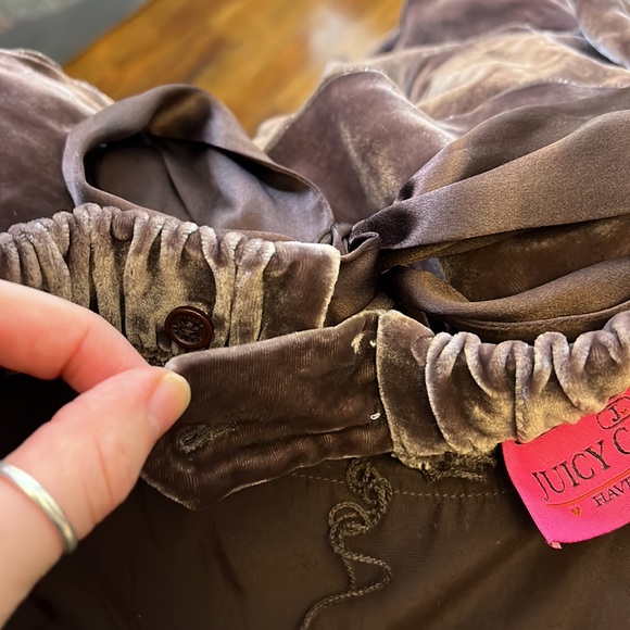 Vintage Y2K Juicy Couture Dark Brown Velvet Ruffle Tiered Skirt Size XS Silk Tie - Picture 8 of 10